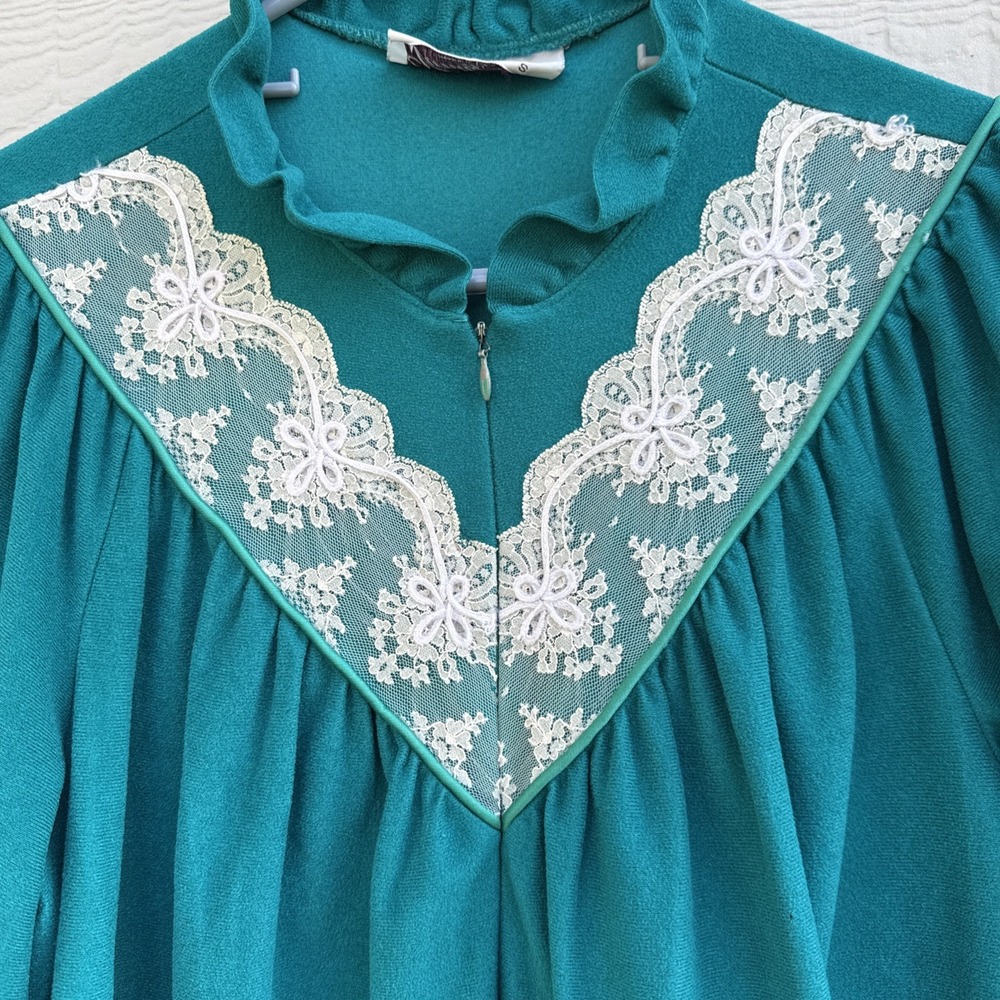 Vtg Vanity Fair grandmacore‎ maxi Long fleece Cottagecore robe lace collar sz S